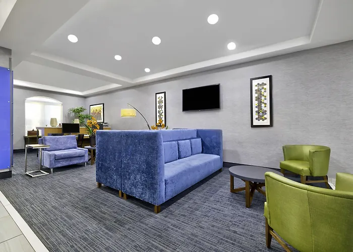Holiday Inn Express Hotel & Suites Kansas City - Grandview By Ihg